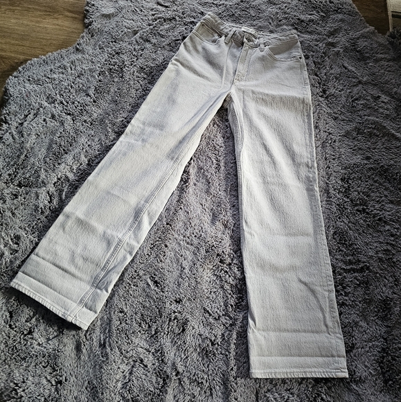 Abercrombie & Fitch Grey High Rise 90's Relaxed Jean Curve Love sz 26 / 2 - Picture 2 of 5